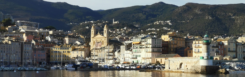 Découverte de Bastia, lors d'un circuit en auto sur l'île de Beauté